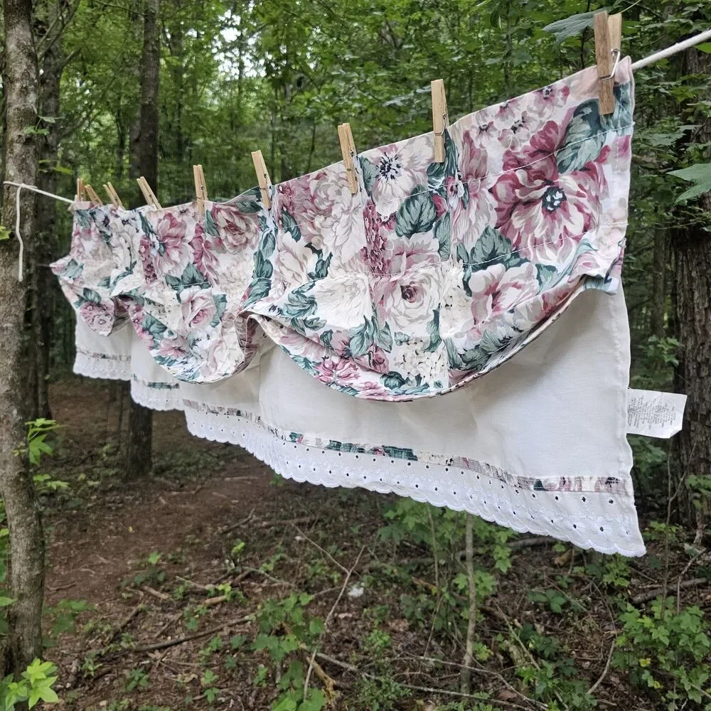 Vintage Cottagecore Pink Rose Floral Curtain Valance | Eyelet Lace | 100% Cotton